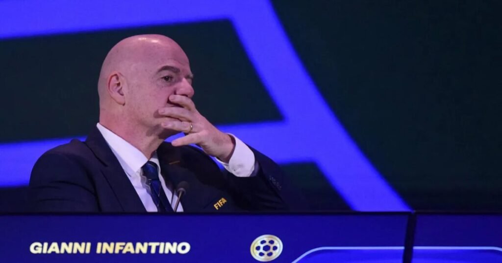 يويفا يقول إن خطة إنفانتينو طُوّرت بعيداً عن إجراءات الحوكمة المعتادة