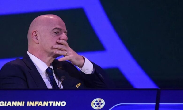 يويفا يقول إن خطة إنفانتينو طُوّرت بعيداً عن إجراءات الحوكمة المعتادة