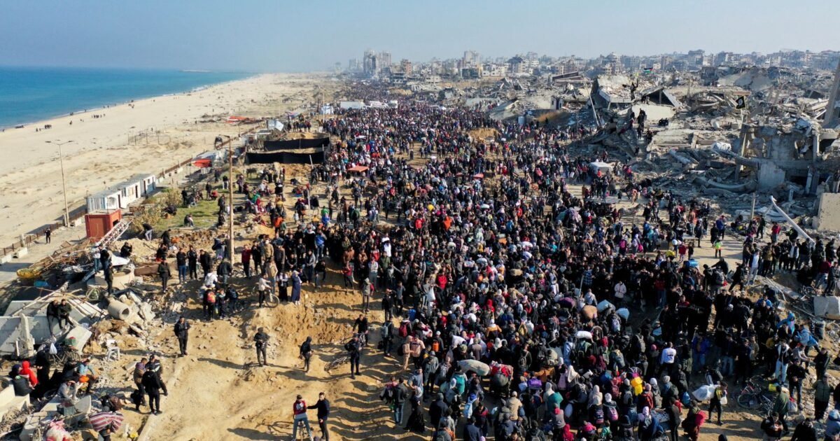 هاكابي ينفي تبني واشنطن لسياسة طرد الفلسطينيين من غزة