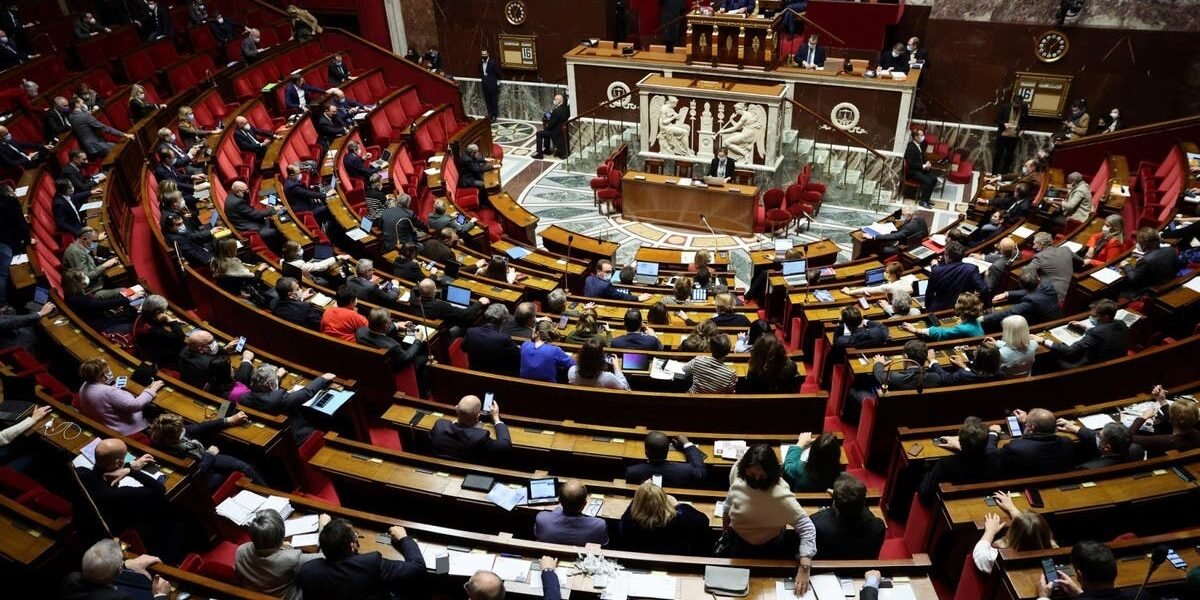 تصويت حاسم بالبرلمان الفرنسي على ميزانية 2026 وسط انقسام داخل الحكومة
