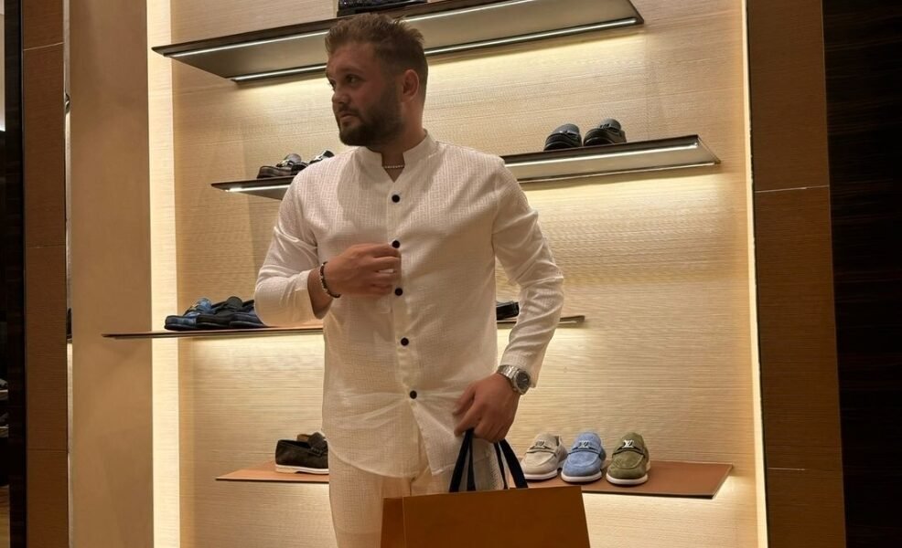 Beirut Billionaire حساب إنستغرام يكشف حياة الرفاهية في بيروت بسؤال What do you do for a living?