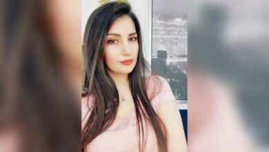 أنا فلسطينية وعندك الباقي تحلق باليدي سارة للأعالي .