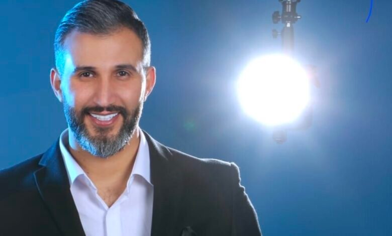 بعد نجاح أغنية ماجد المهندس وأغنية اليوم الوطني «يا إماراتي أيمن قميحة يغرد خارج المنافسة في «تعا خبيك» لرحمة رياض