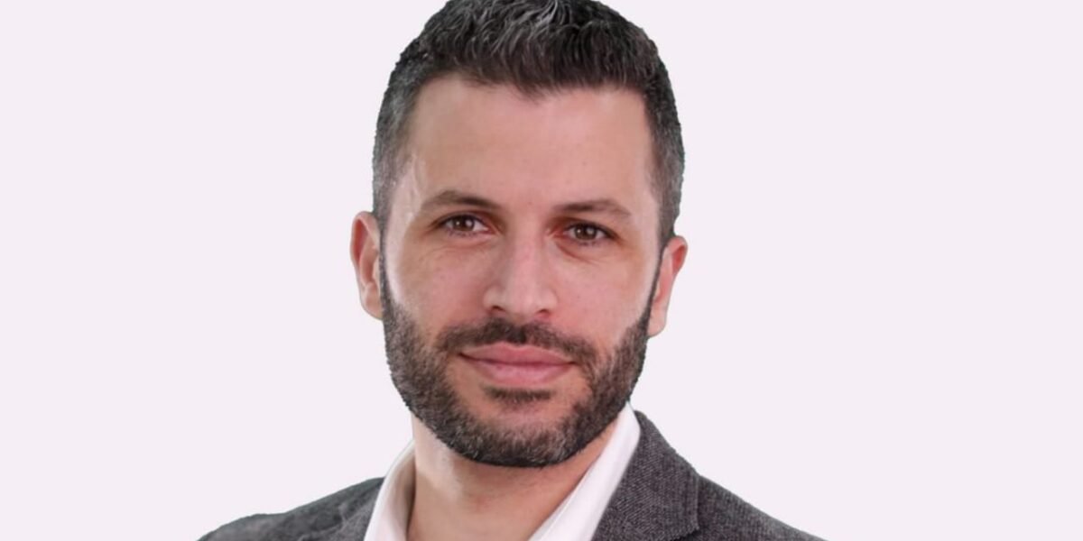 صورة مميزة: جورج زيادة يتحدث عن عملية شفط دهون الخد