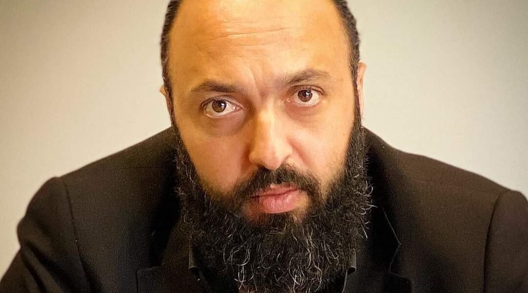 صورة مميزة: رجل الاعمال سامر صقر يتقدم بالتهاني للثوار بعد استقالة الحكومة