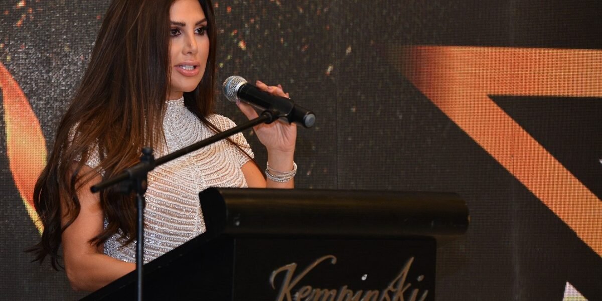 صورة مميزة: رولا قادري تحصد جائزة أفضل فنانة لبنانية شابة ضمن مهرجان AFDAL الدولي