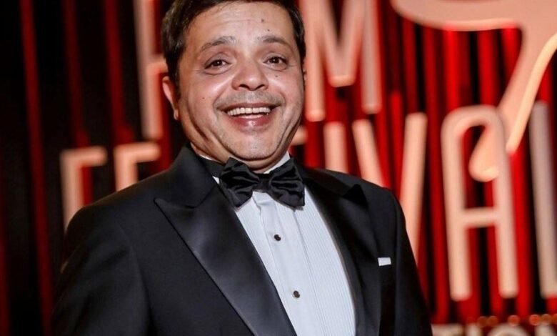 محمد هنيدي يكشف حقيقة الشائعات حول خلافه مع عادل إمام ويؤكد تواصلهما الودي